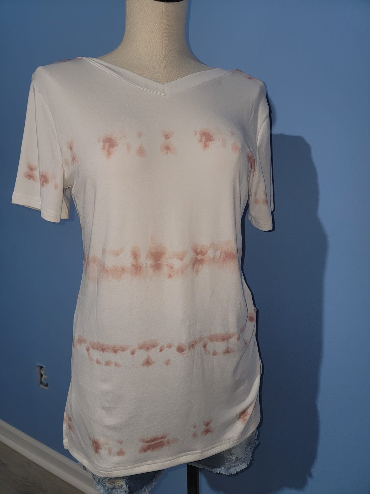 V-Neck tie-dye